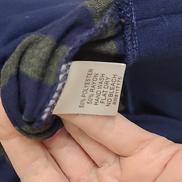 Paraphrase M top with decorative metallic buttons and peak a boo sleeves - Picture 4 of 5